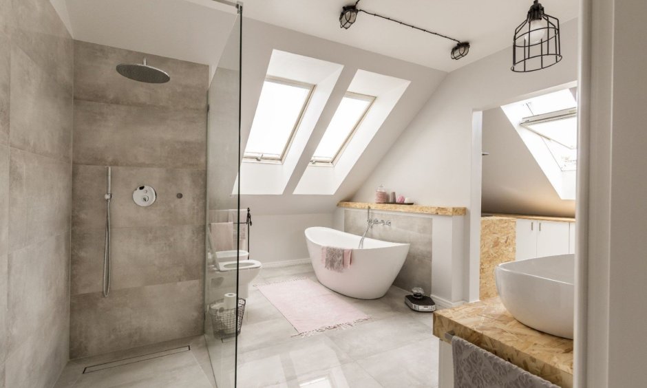 Ванна на мансарде