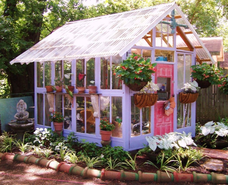 Беседка из оконных рам