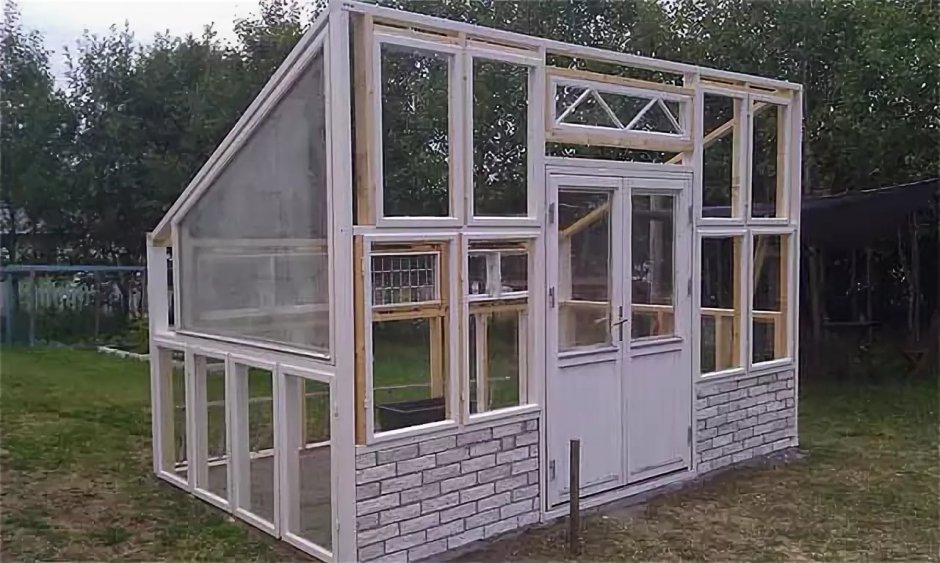 Беседка теплица из оконных рам