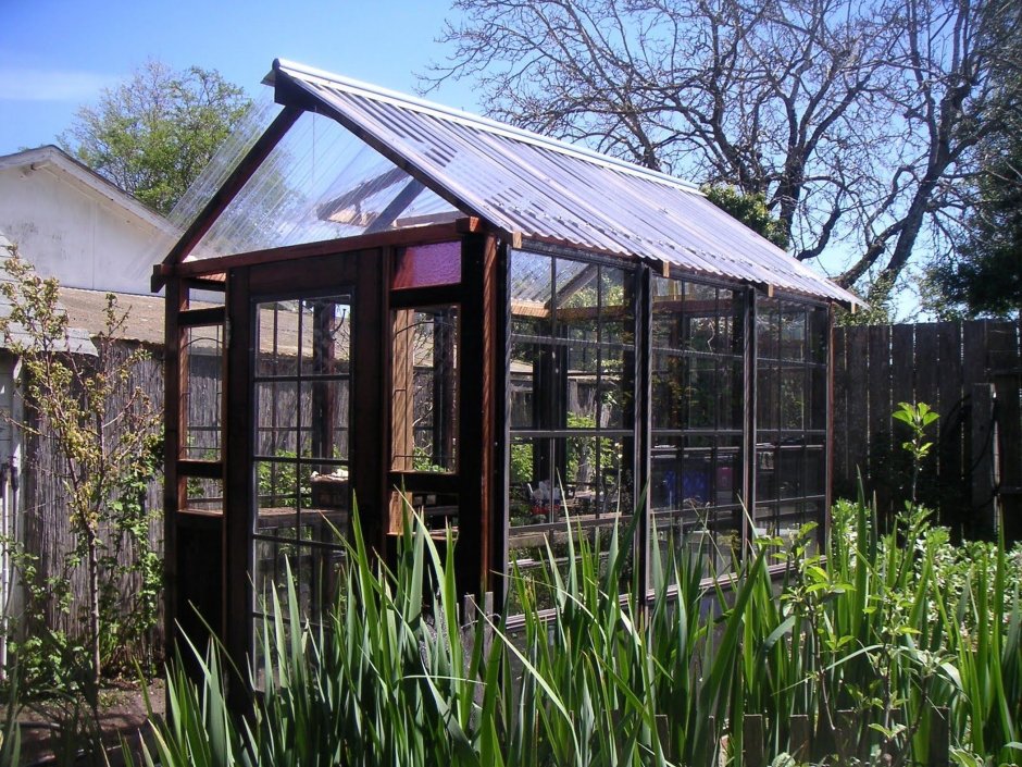 Беседка из пластиковых окон