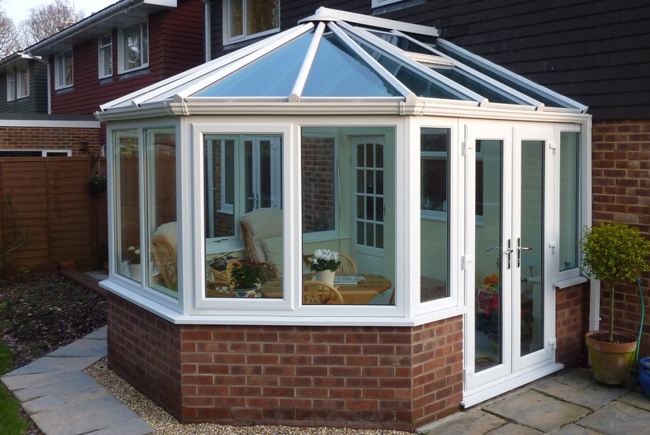 Пергола из старых окон