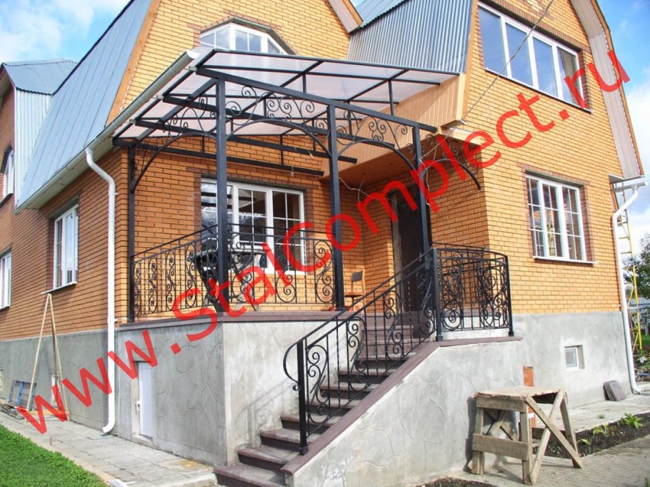 Навес над крыльцом второго этажа