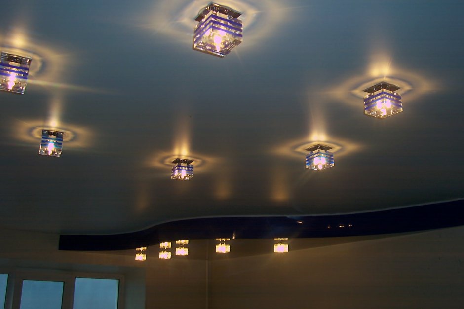Точечные светильники для натяжных потолков