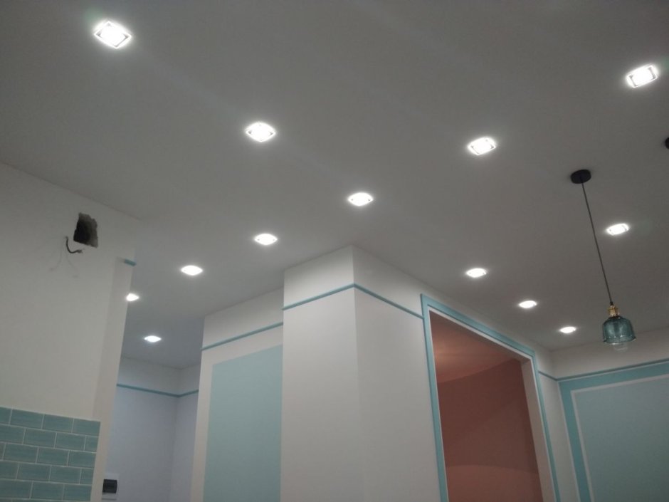Квадратные точечные светильники для натяжных потолков