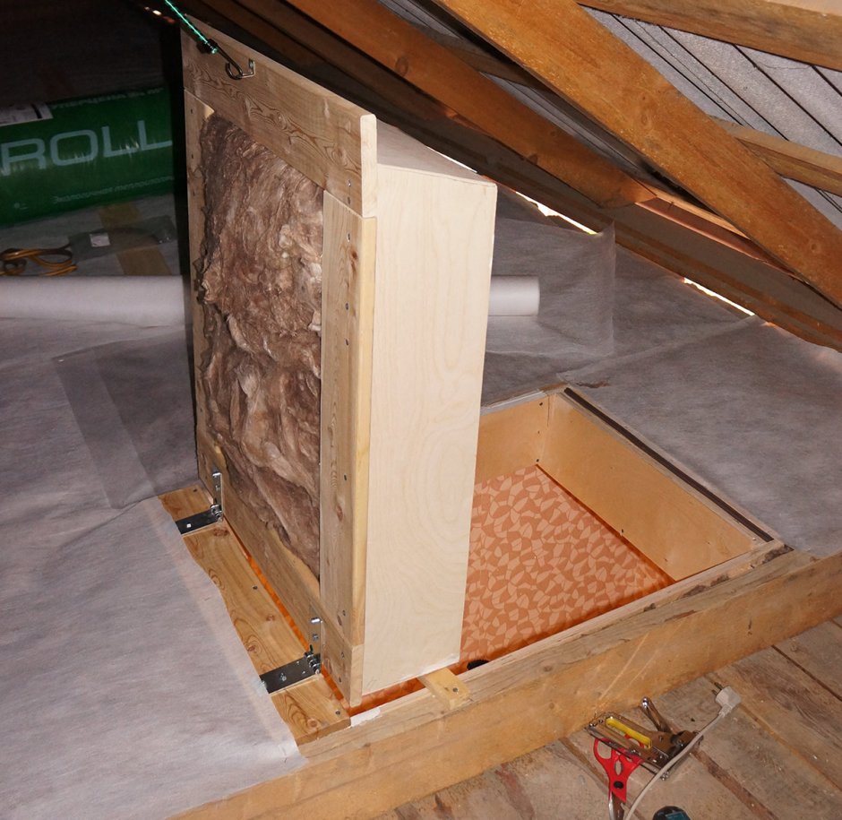 Лестница деревянная откидная