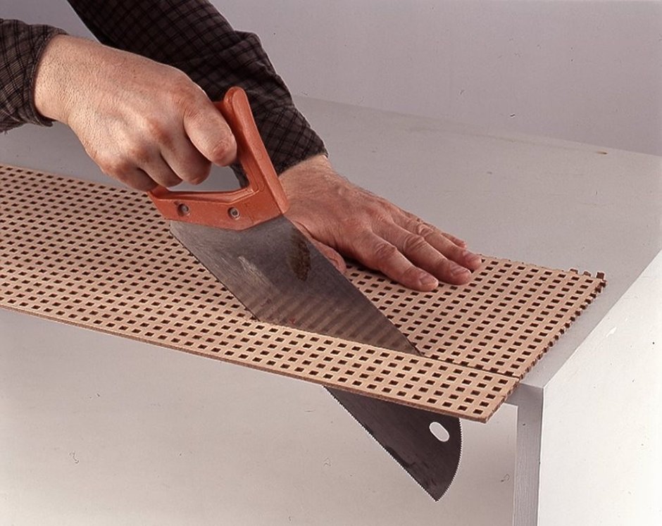 Перфорированный короб для газовой трубы