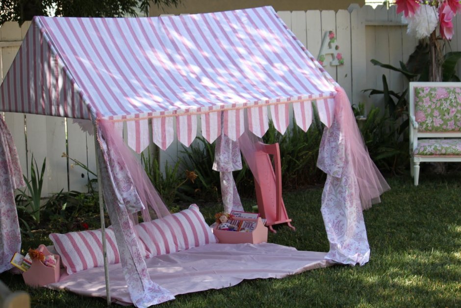 Шатер из пластиковых труб