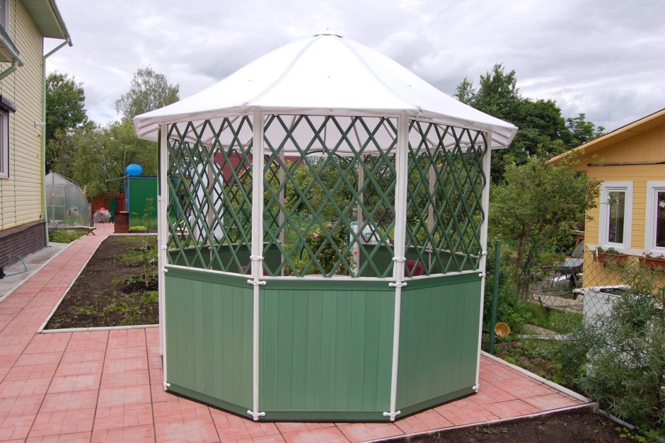 Пластиковая беседка