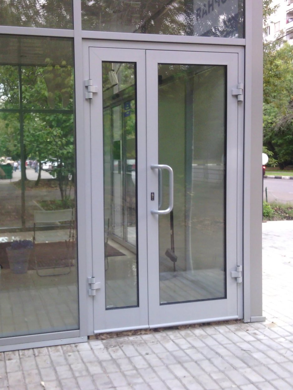 Дверь входная алюминиевая штульповая