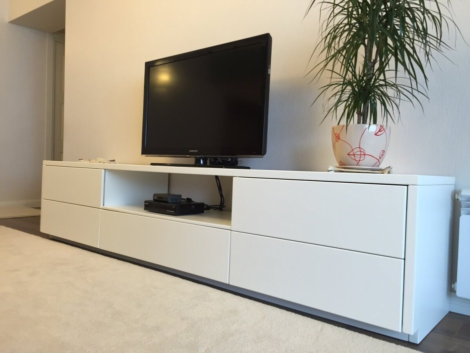 Тумба под ТВ 8000р из дерева Барокко