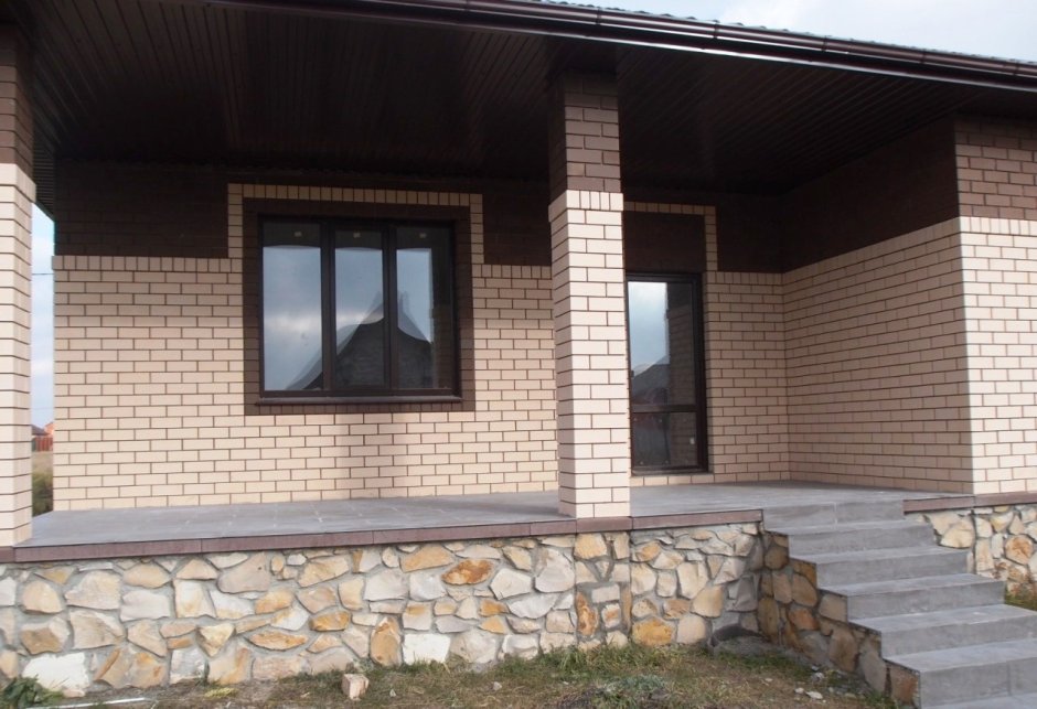 Облицовка одноэтажного дома кирпичом