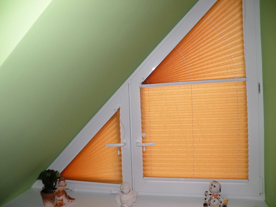 Жалюзи на мансардные окна Fakro