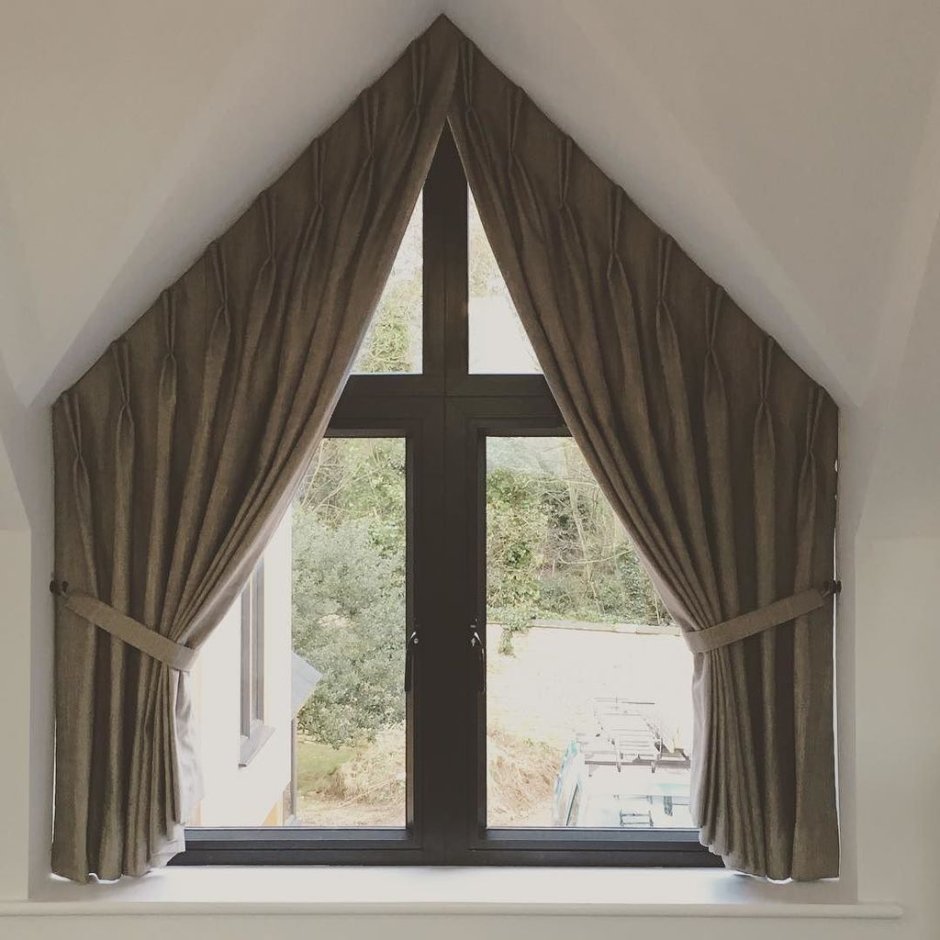 Жалюзи на треугольные окна