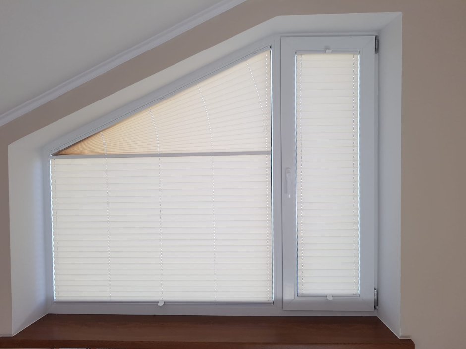 Вертикальные жалюзи на треугольные окна