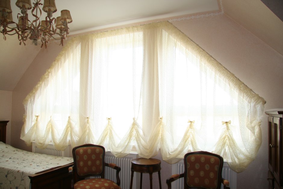 Жалюзи на треугольные окна