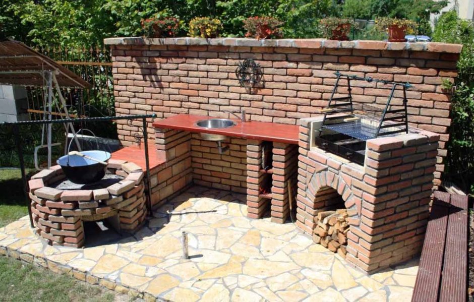 Беседка с барбекю