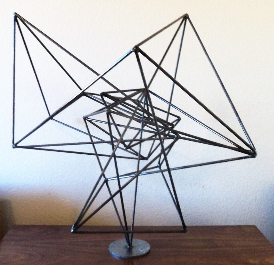 Скульптура из треугольников