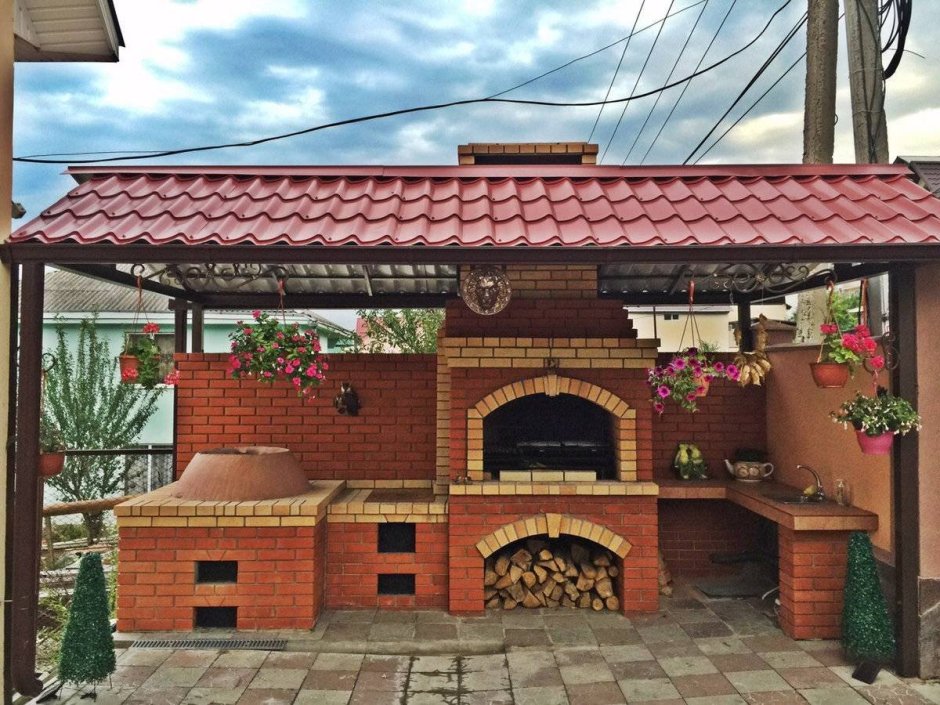 Зона барбекю с перголой