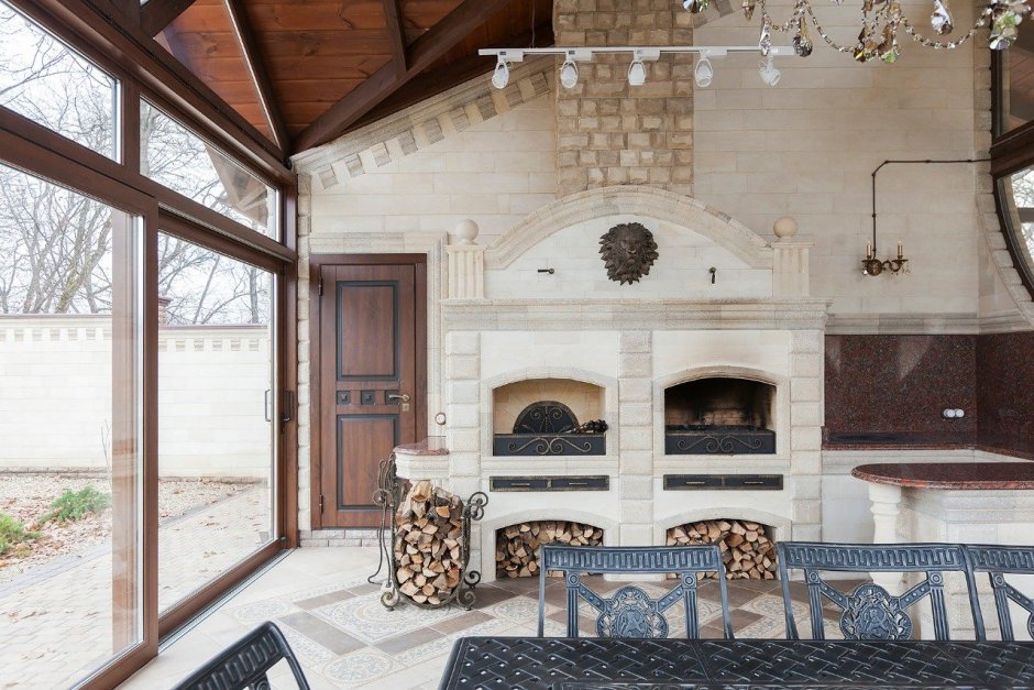 Беседка с мангалом и топчаном