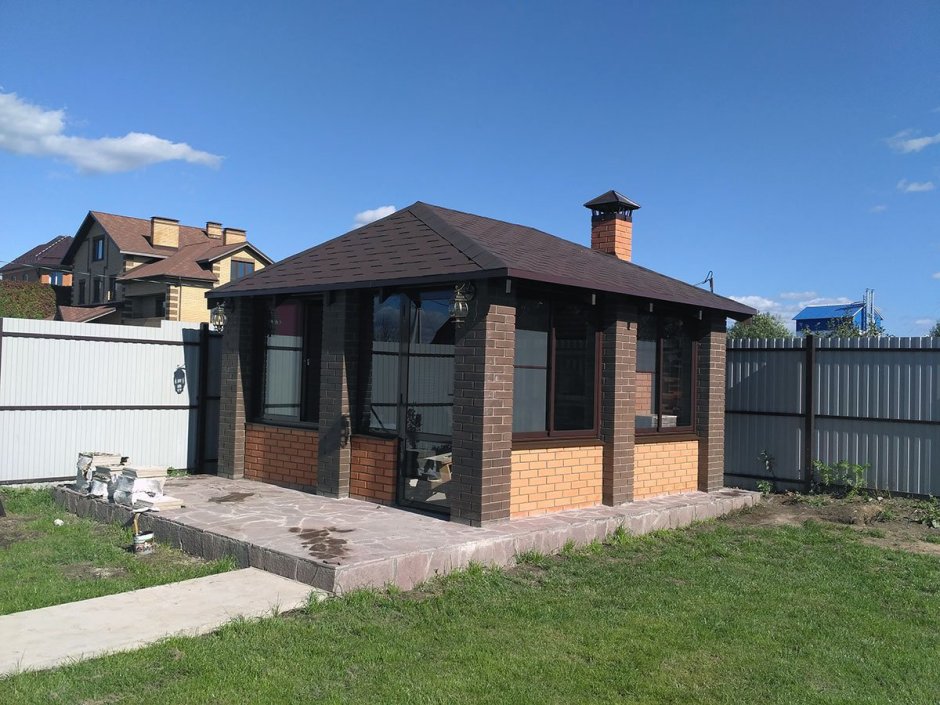 Барбекю из кирпича для беседки