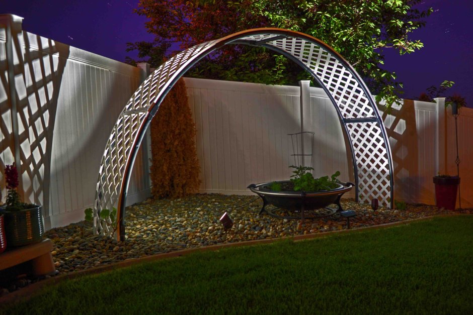 Необычные арки в саду