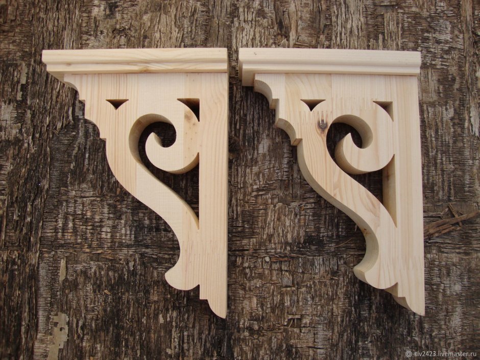 Резные кронштейны из дерева