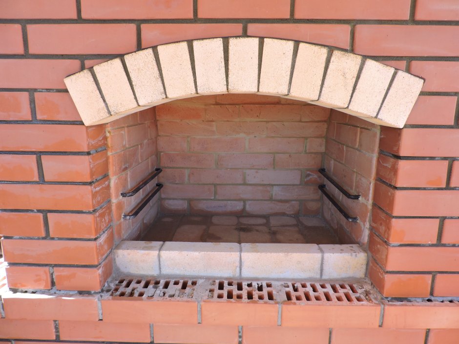 Мангал из огнеупорного кирпича