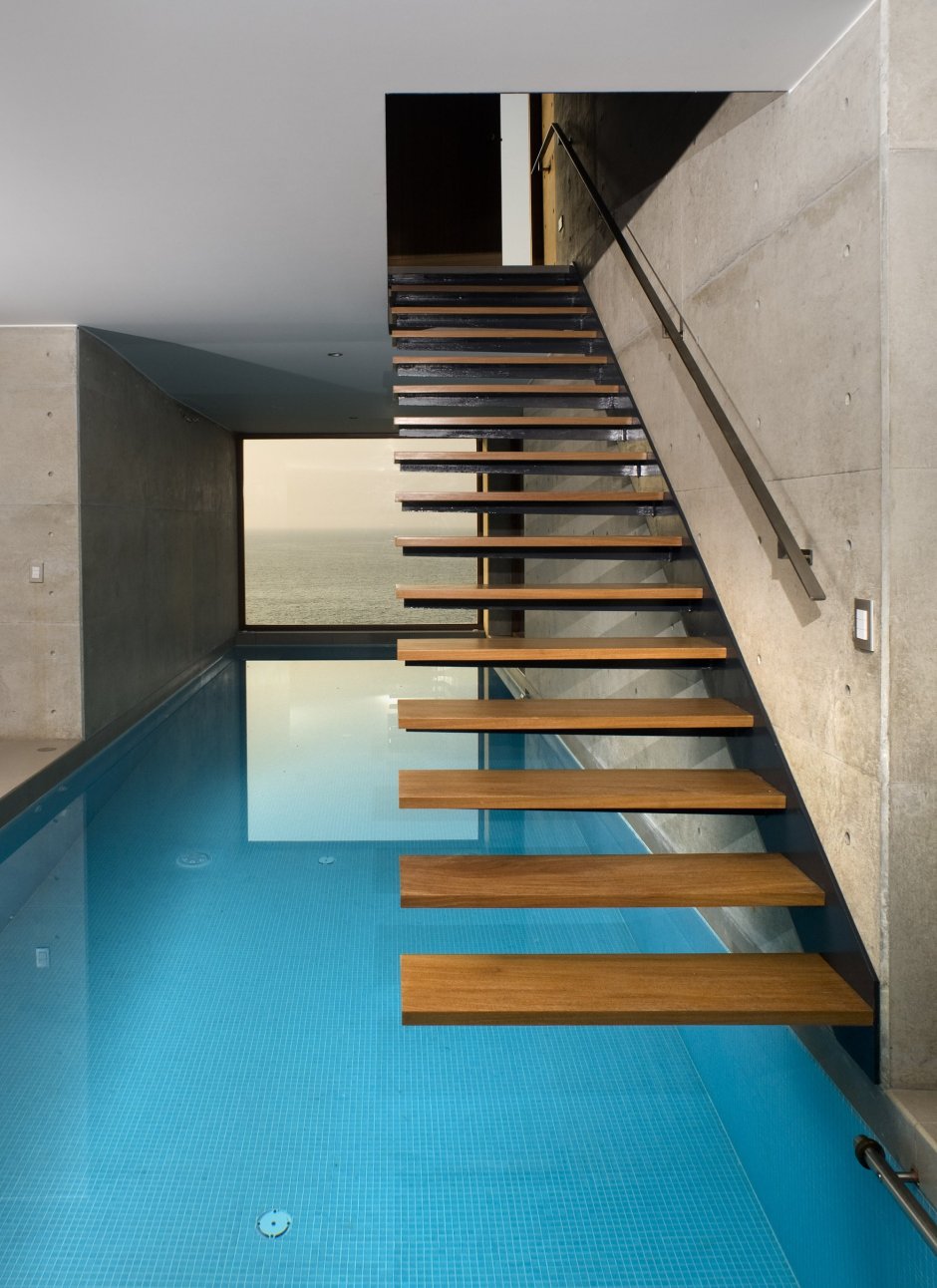 Римские лестницы в бассейн