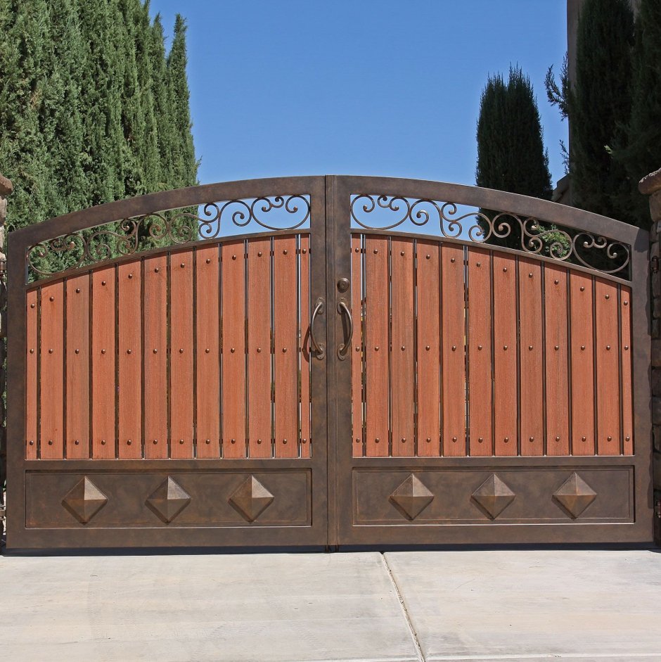 Ворота деревянные распашные