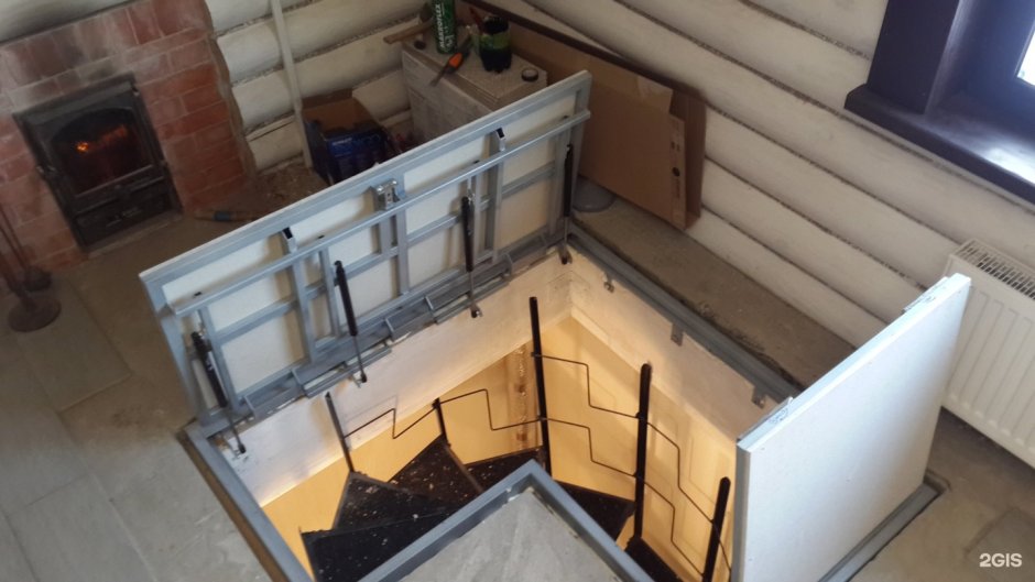 Сдвижной люк в подвал