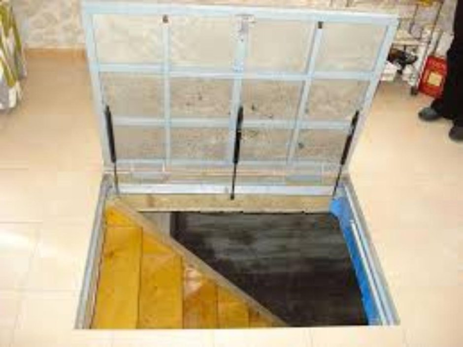 Люк напольный 800х700