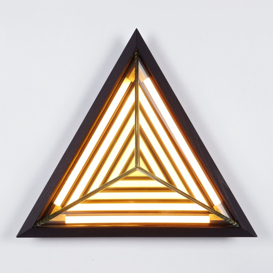 Светящийся треугольник