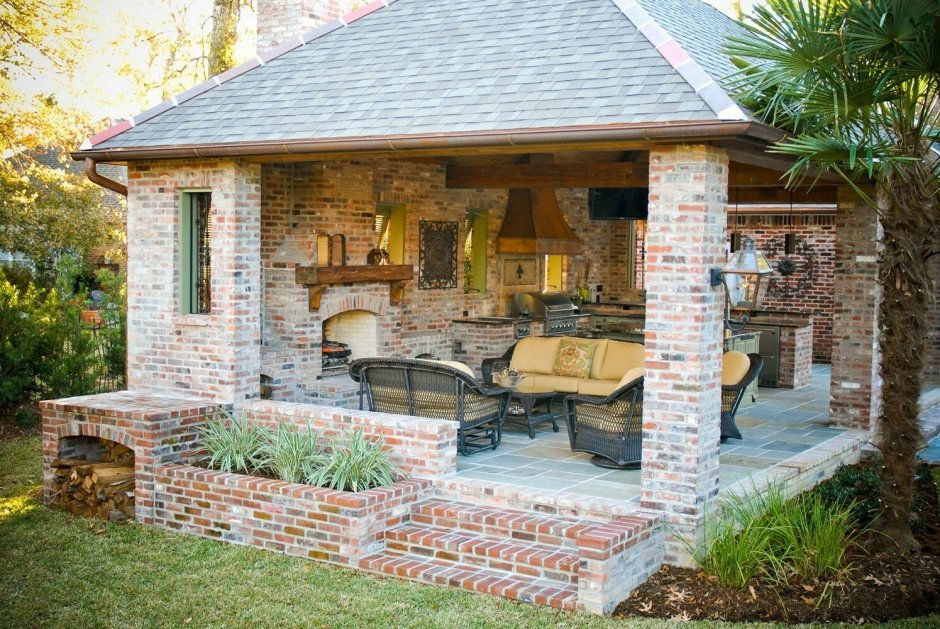 Теплая беседка с мангальной зоной