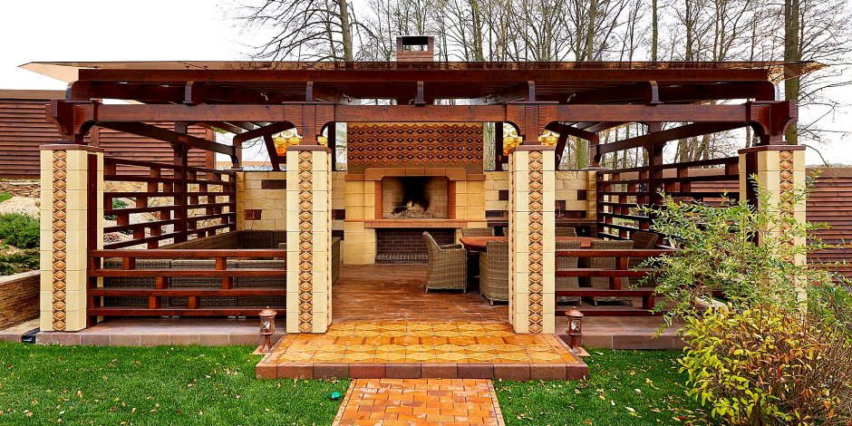 Беседка для дачи из кирпича