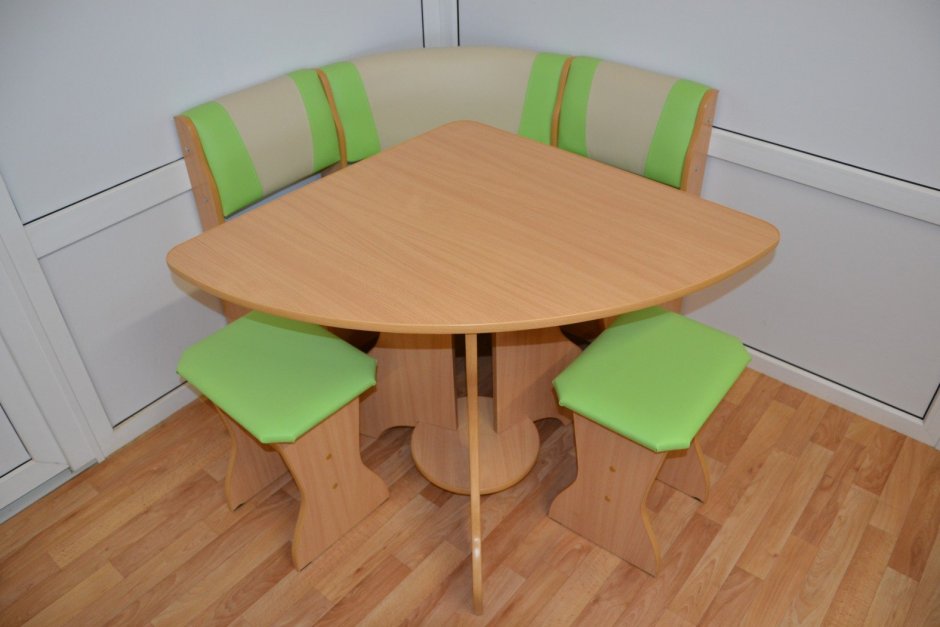 Уголок Аленка а - 18/2