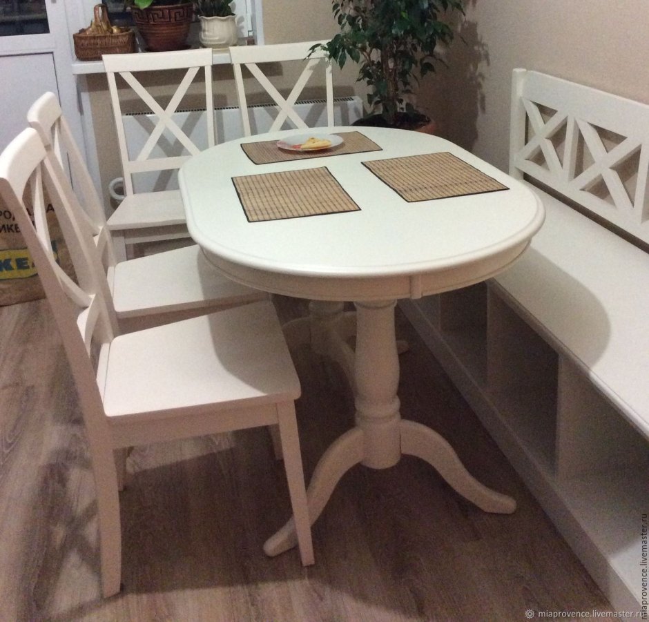 Стол на маленькую кухню