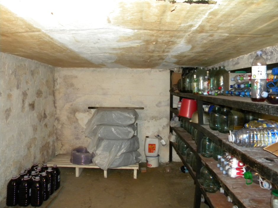 Отделка погреба в гараже