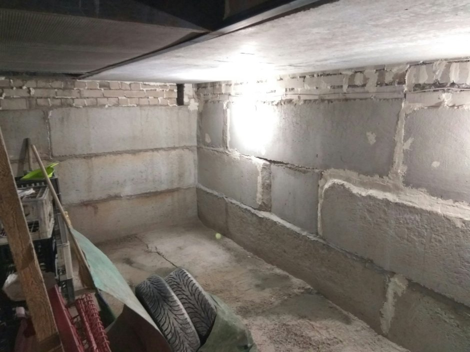 Отделка погреба в гараже