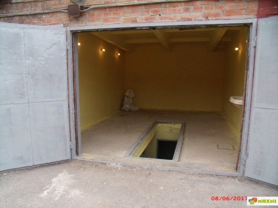 Подвал в гараже