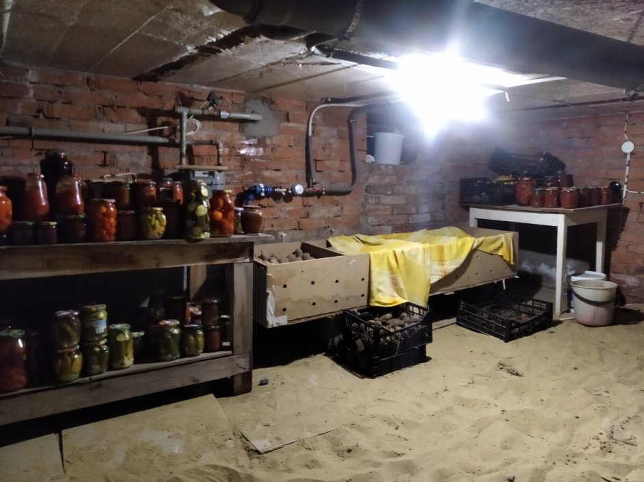 Отделка погреба в гараже