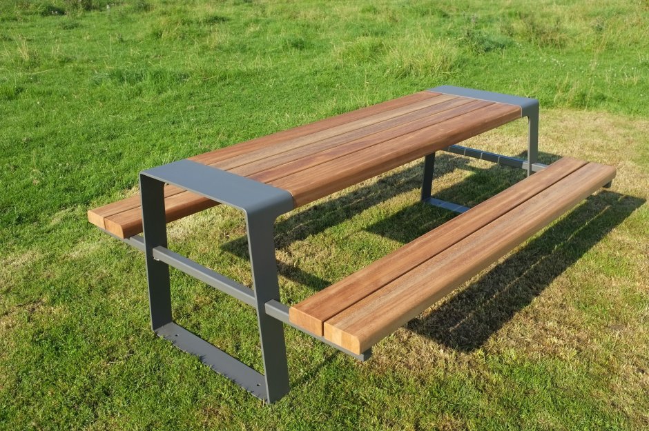 Стол со скамейками