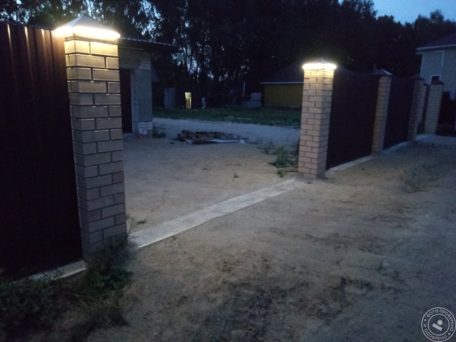 Светильник на кирпичный столб