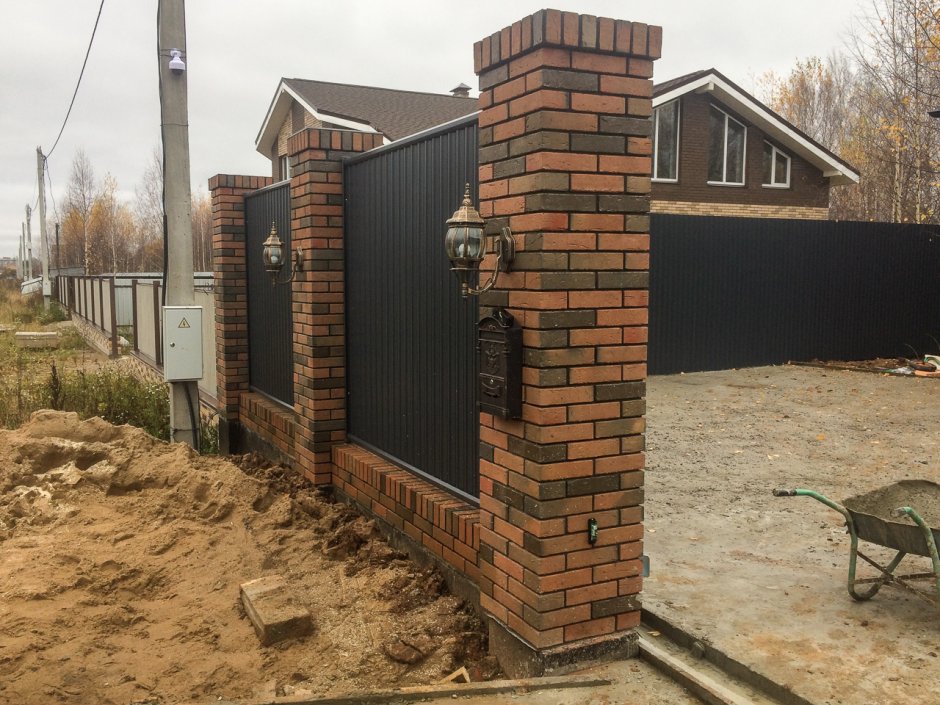 Фонари на кирпичные столбы