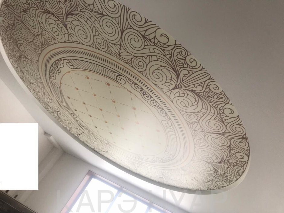 Натяжные потолки с орнаментом