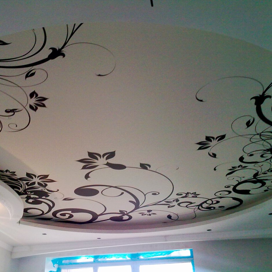 Натяжной потолок с восточным орнаментом
