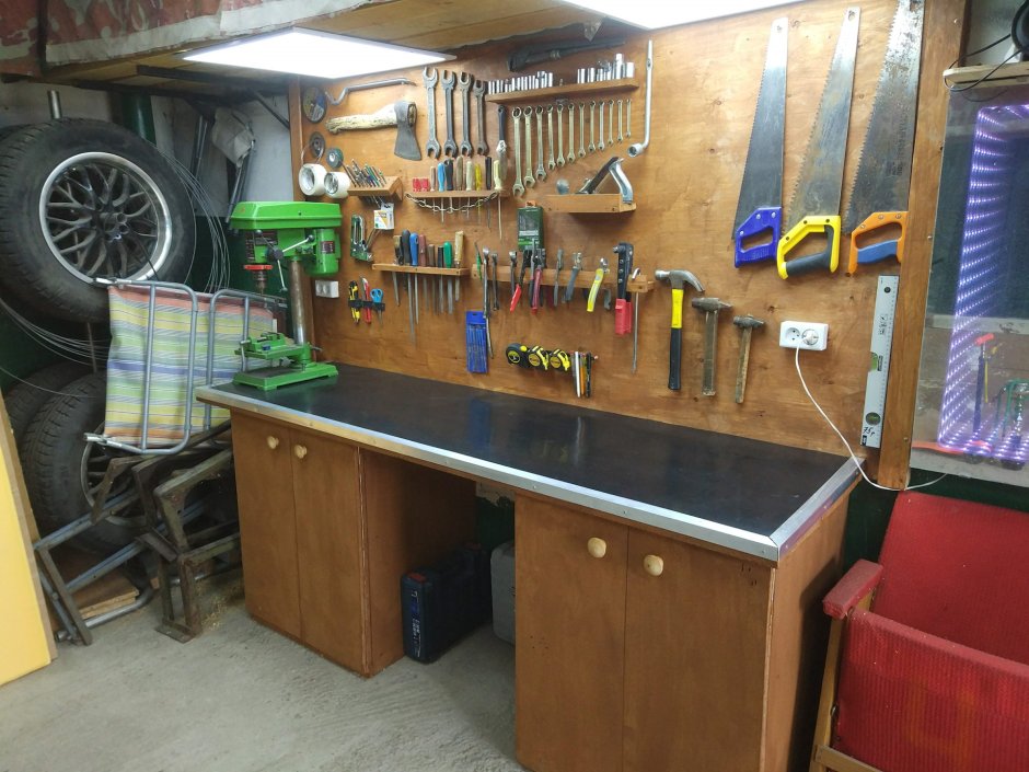 Интерьер гаража