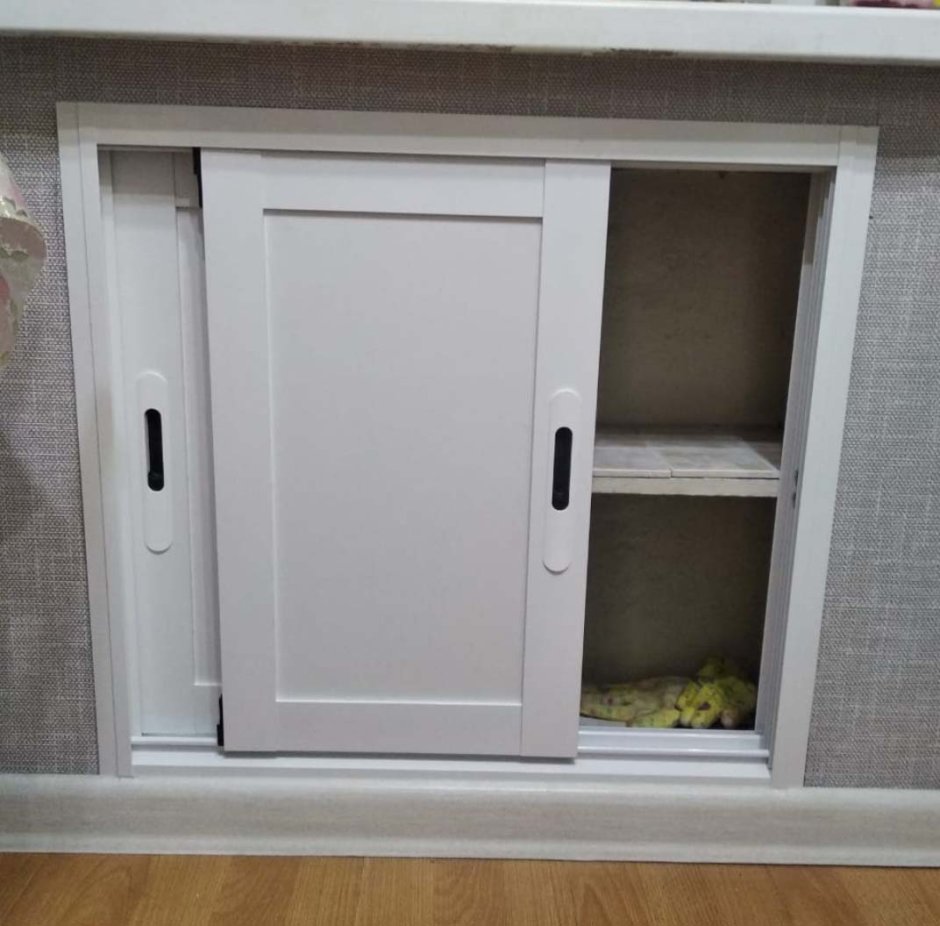 Хрущёвский холодильник под окном