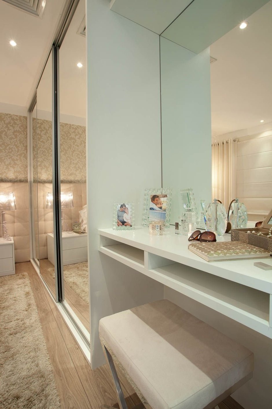 Туалетный столик встроенный в шкаф