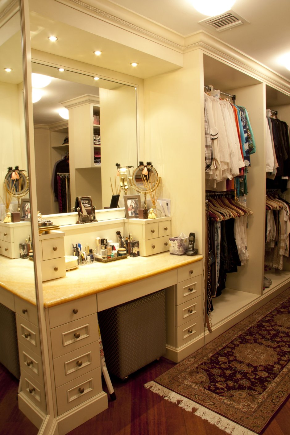 Гардеробная с оуалеиныс сиолмкос