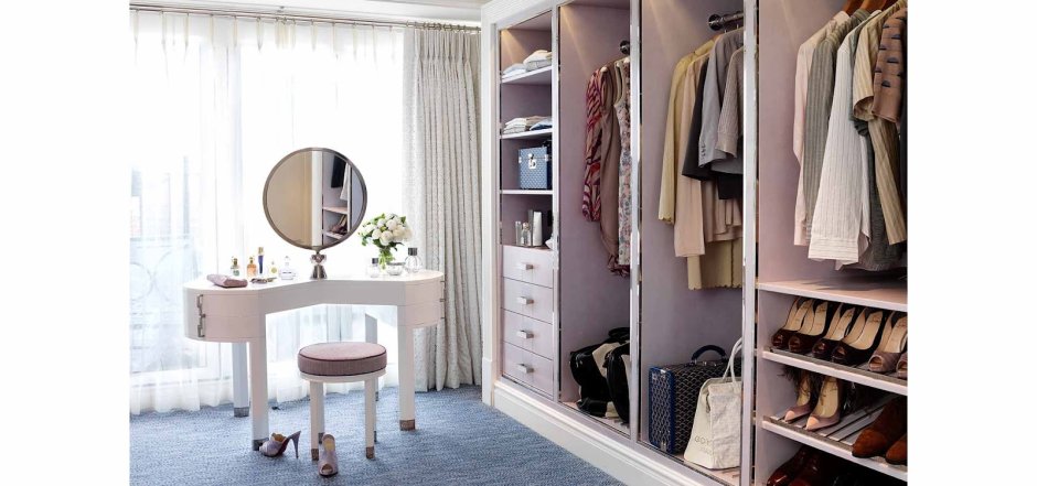 Туалетный столик в гардеробной